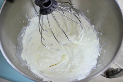 cách làm kem tươi bằng máy đánh trứng