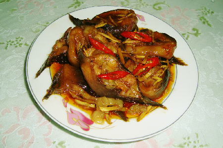 Cá trê kho gừng - hình ảnh