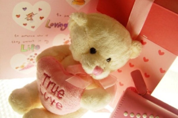 Teddy là một hình tượng được nhiều người yêu mến. Hãy xem những bức hình về Teddy để cảm nhận sự dễ thương và tình cảm của chú gấu này.