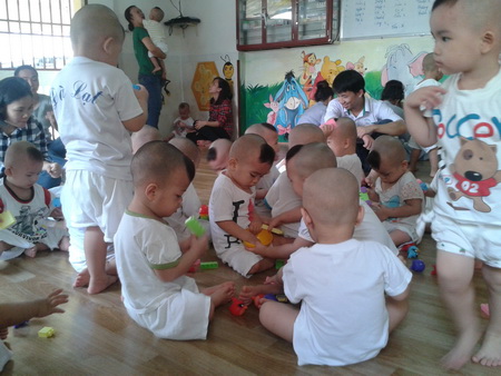 Chùa nuôi trẻ mồ côi Linh Sơn ở TPHCM - hình ảnh