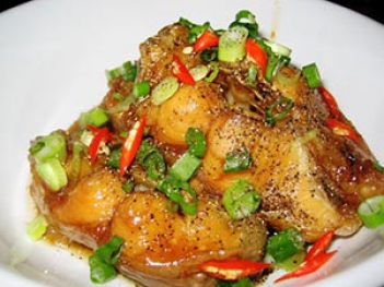 Cách kho cá lóc kho tiêu - hình ảnh