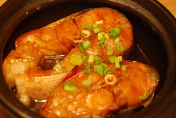 Cách làm cá hú kho tộ ngon - hình ảnh