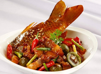 Cách kho cá trắm ngon nhất - hình ảnh