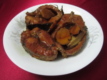 Cá trắm kho riềng - hình ảnh