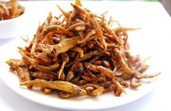 Cách chế biến cá cơm khô - hình ảnh