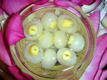 Cách nấu chè hạt sen long nhãn ngon - hình ảnh