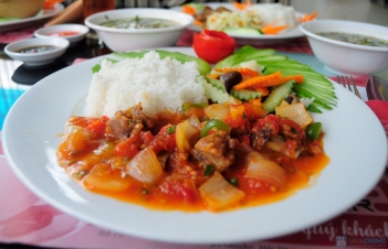 Món thịt lợn chua ngọt ăn ngon - hình ảnh