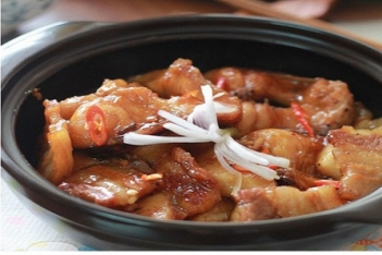 Cách kho thịt lợn đơn giản mà ngon - hình ảnh