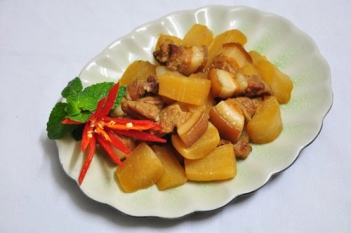 Cách làm món thịt kho củ cải ngon - hình ảnh