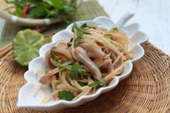 Cách luộc tai lợn ngon ăn thật giòn - hình ảnh