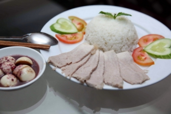 Hướng dẫn cách luộc thịt lợn ngon - hình ảnh