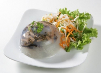 Món ăn dân dã: thịt lợn nấu đông - hình ảnh