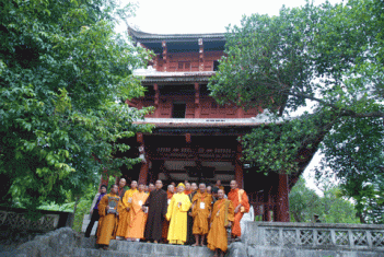 Chùa Quỳnh Lâm ở Quảng Ninh - hình ảnh