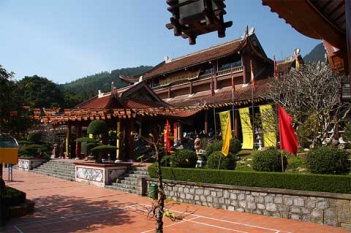 Chùa Yên Tử ở Quảng Ninh - hình ảnh