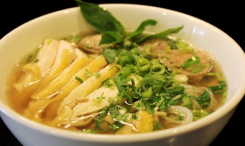 Cách nấu phở gà ngon Hà Nội đặc trưng - hình ảnh