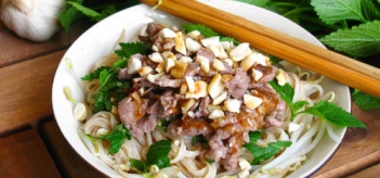 Cách chế biến phở xào đơn giản thơm ngon - hình ảnh