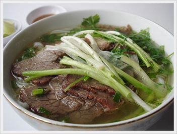 Cách nấu món phở bò Hà Nội ngon khó tả - hình ảnh