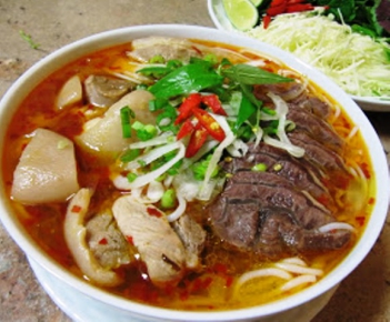 Cách nấu phở Huế thơm ngon đúng vị - hình ảnh
