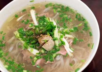 Hương vị khó quên với cách nấu phở bò đặc biệt - hình ảnh