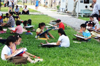 Vẽ tranh giúp trẻ thể hiện cảm xúc và cảm thấy phấn chấn hơn - hình ảnh